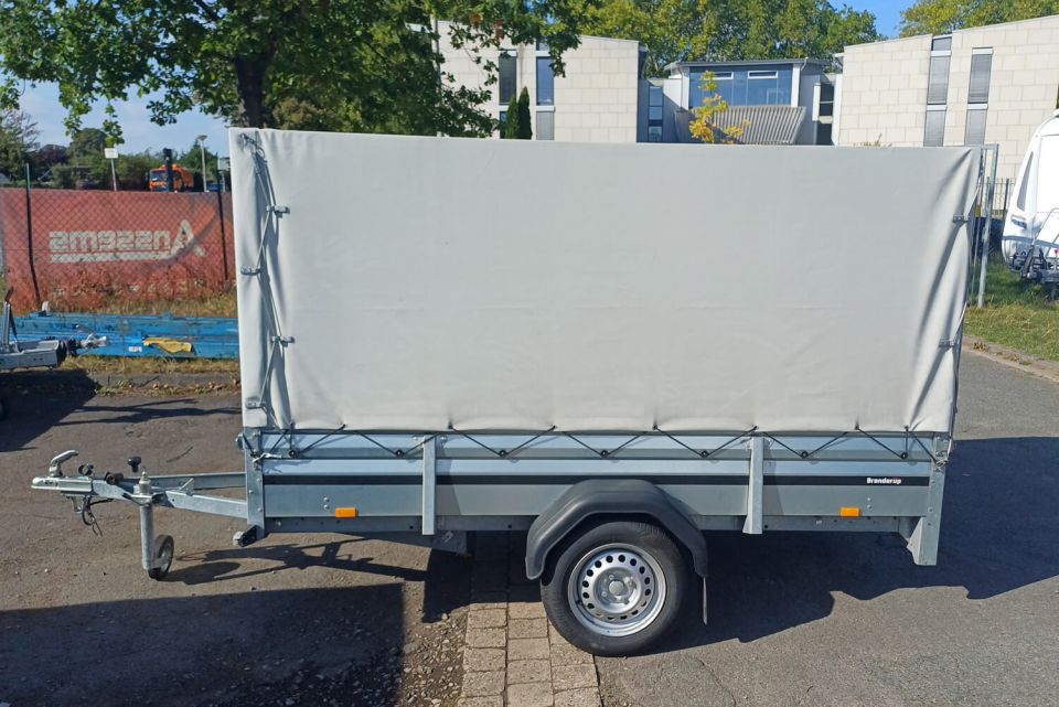 Planenanhaenger grosse L leihen